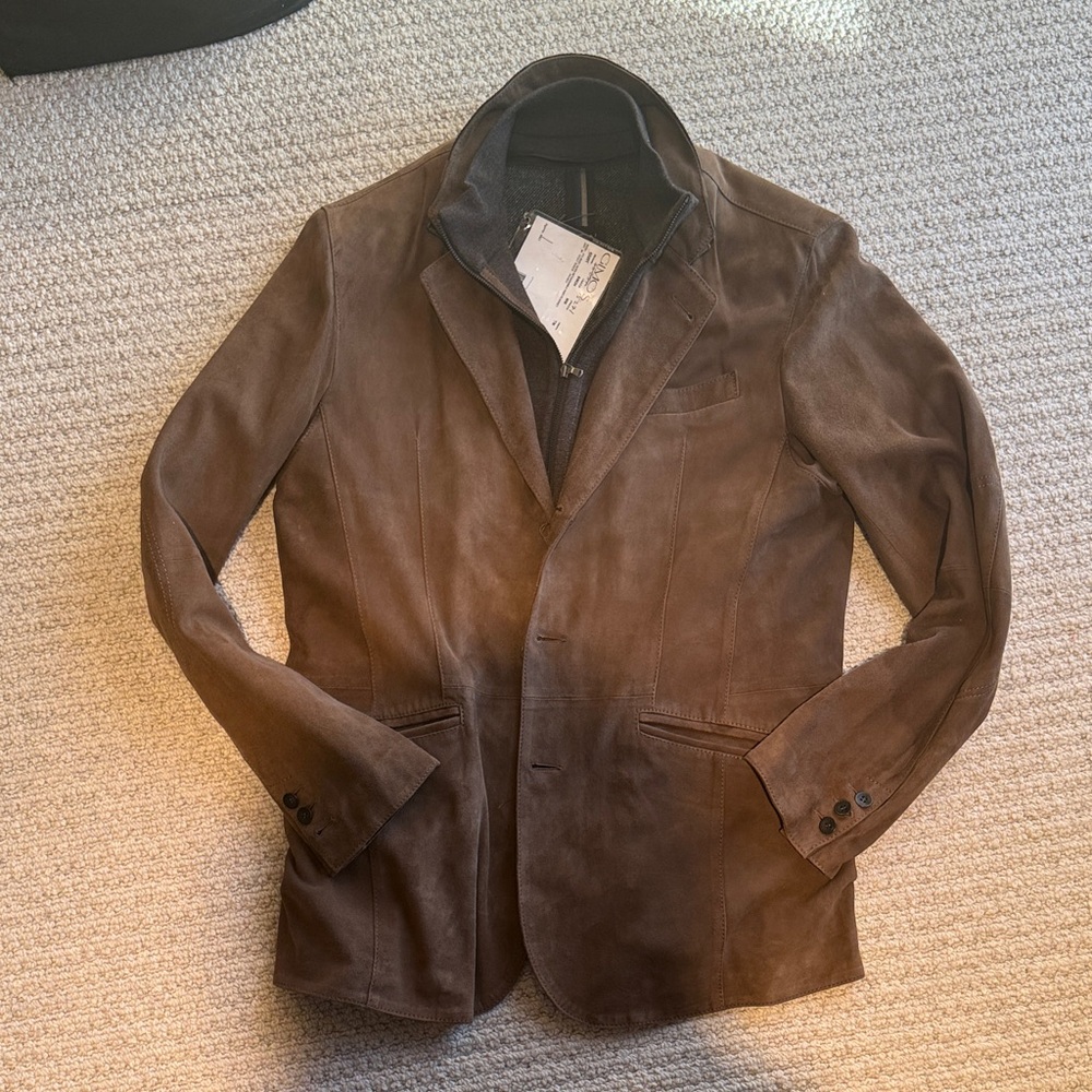 Gimo’s Brown Suede Blazer